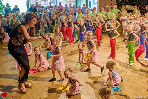 Show- en streetdance & twirl